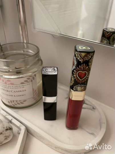 Красные помады Chanel и DG