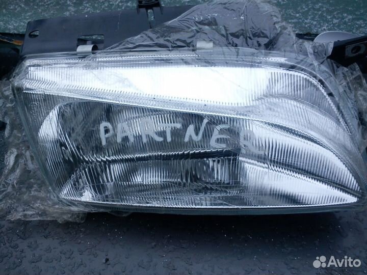 Фара правая на Партнер / Берлинго 01г