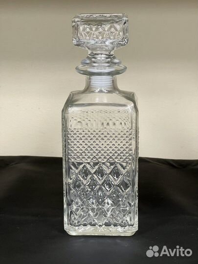 Графин стеклянный квадратный 750 мл