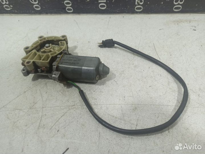 Моторчик переднего левого стеклоподъемника