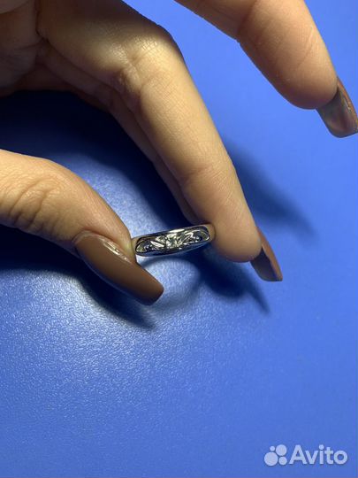 Кольцо с камнем