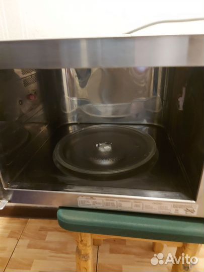 Микроволновка lg большая с грилем малоиспользов