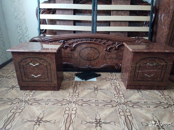 Спальный гарнитур