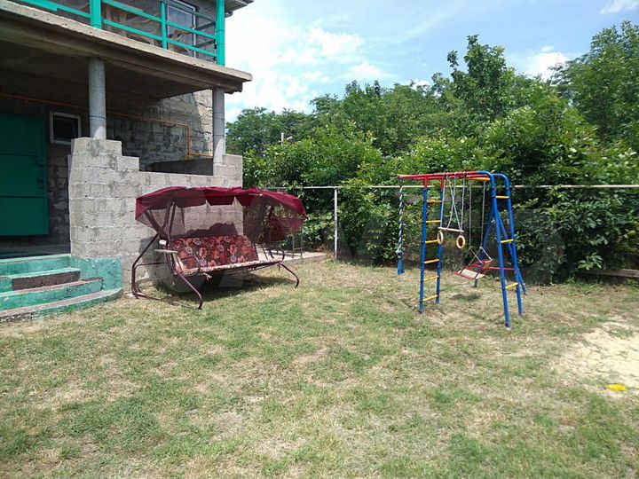 Дом 220 м² на участке 10 сот.