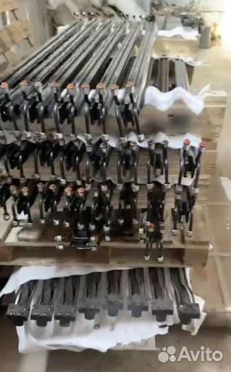 Цилиндр выдвижения передней лапы CSS 106