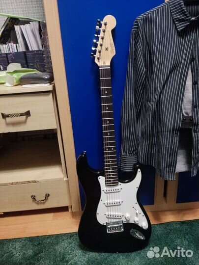 Гитара Fender squier mm Stratocaster+ усилитель