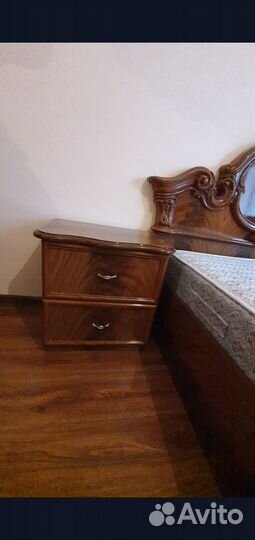 Спальный гарнитур