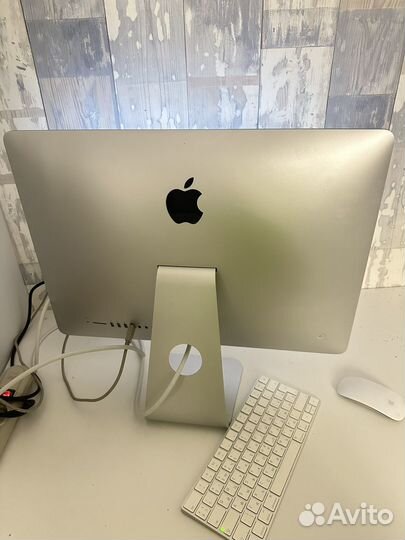Apple iMac 21.5