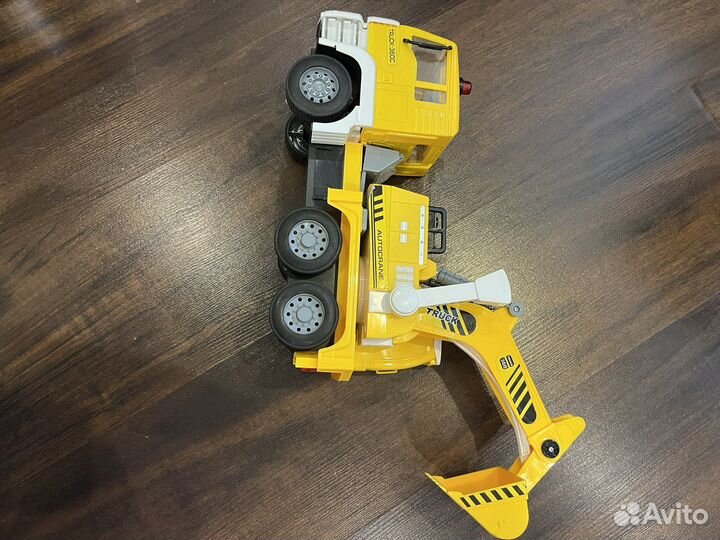 Экскаватор игрушка