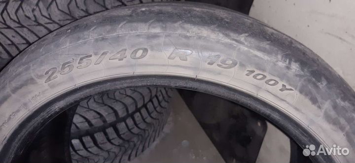 Pirelli P Zero 255/40 R19 Y