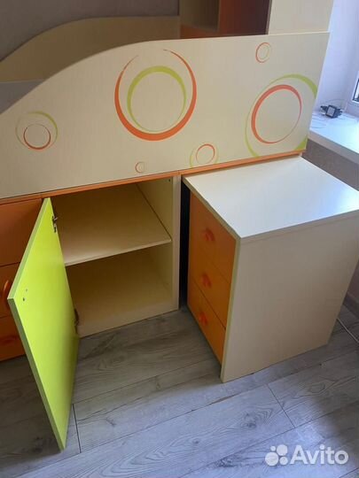 Мебель для детской комнаты универсального цвета