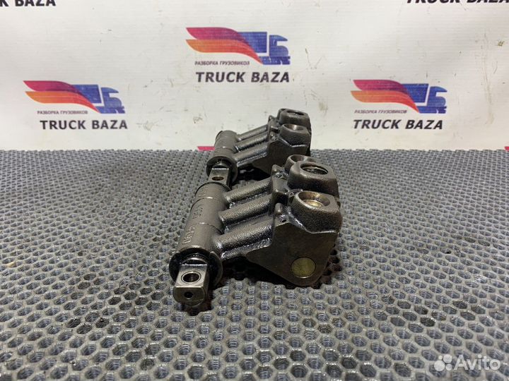 1891691 Вал рокеров