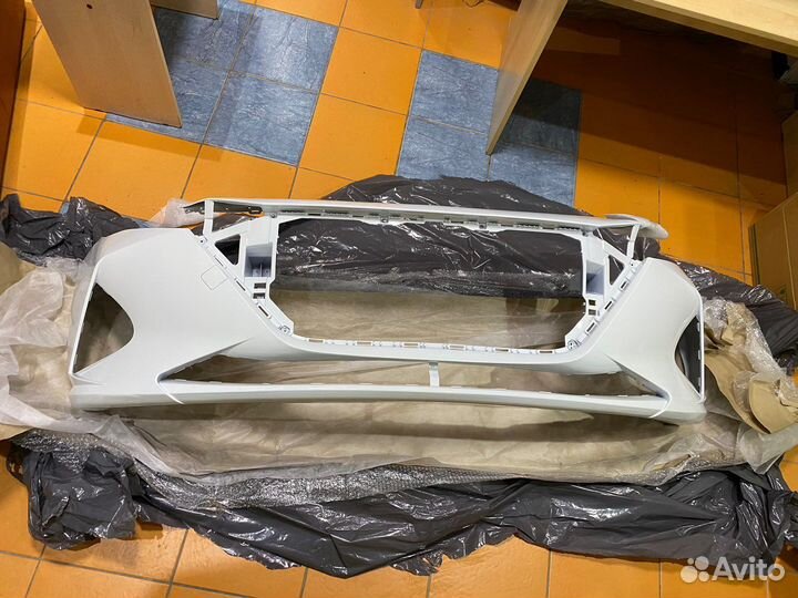 Бампер на Hyundai Solaris с 2020г,цвет Белый