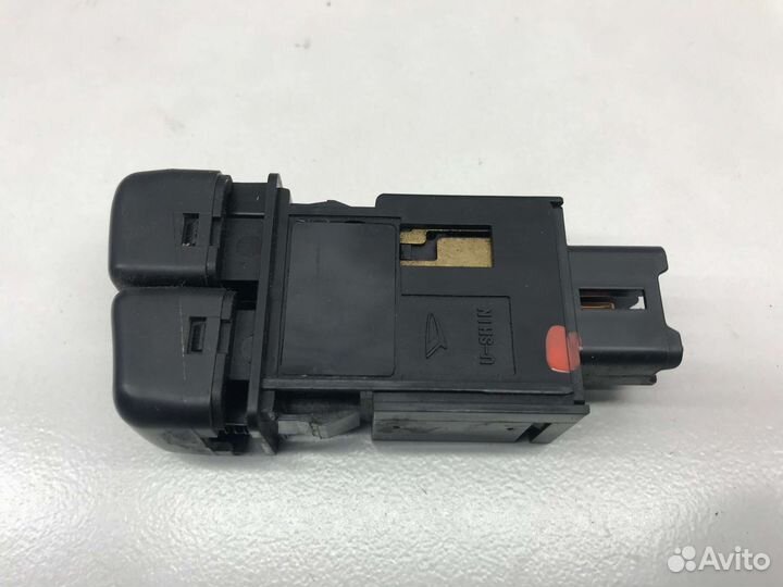 Кнопка заднего дворника Daihatsu Gran Move 2000 г