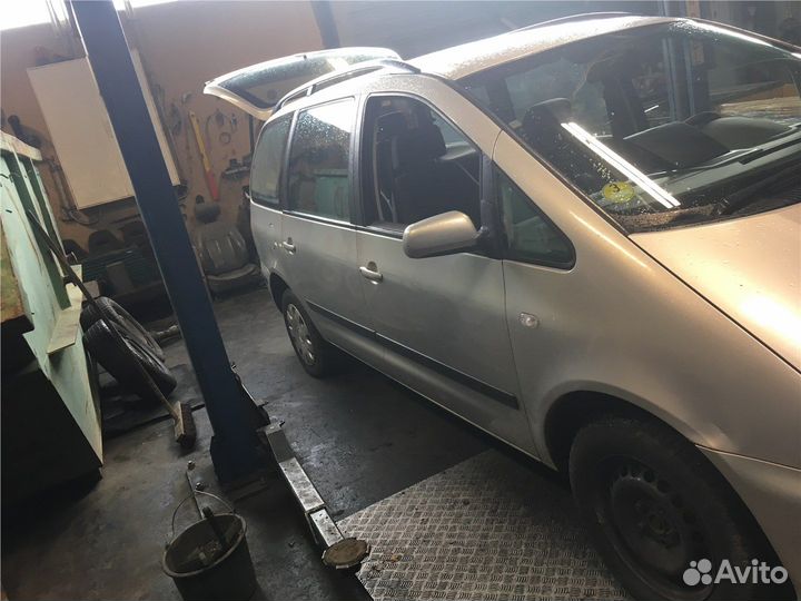 Разбор на запчасти Seat Alhambra 2000-2010