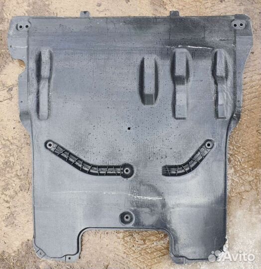 Защита двигателя VW Teramont 3QF825901C