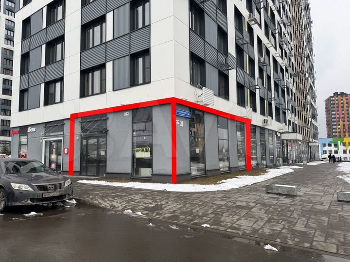 Угловое помещение возле Пятерочки
