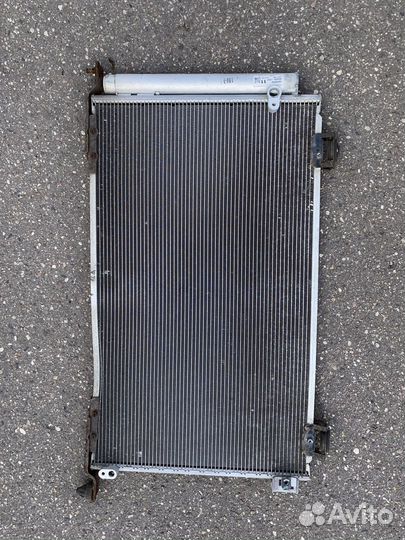 Радиатор кондиционера Toyota Avensis AZT255