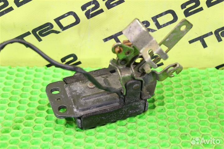 Замок багажника Toyota Town Ace Noah SR40 3S-FE