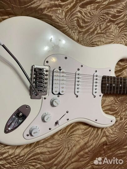 Электрогитара Fender squier bullet trem HSS AWT