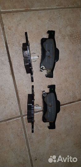 Тормозные колодки задние оригинал на Jeep Grand