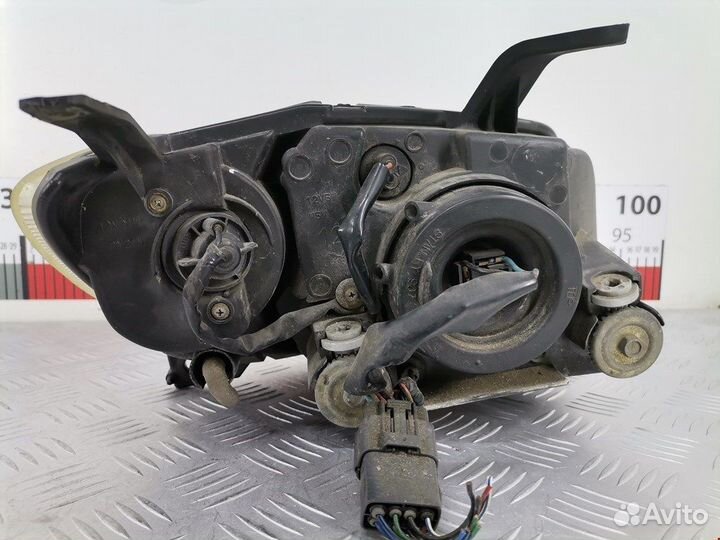 Фара передняя для Mazda 2 DY DD1051040B