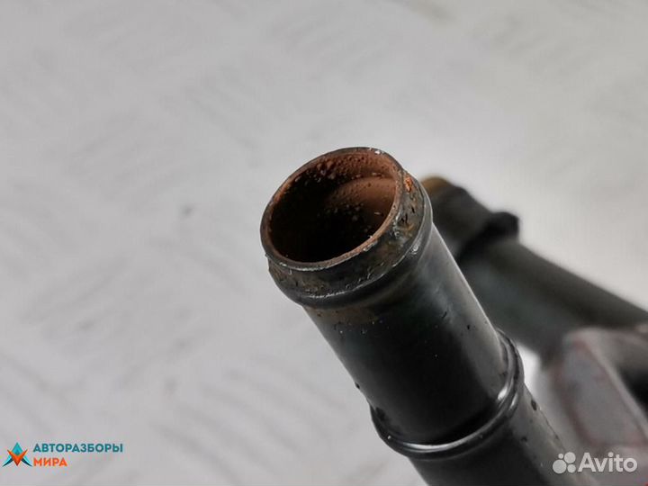 Патрубок радиатора Volkswagen Golf 3 1999