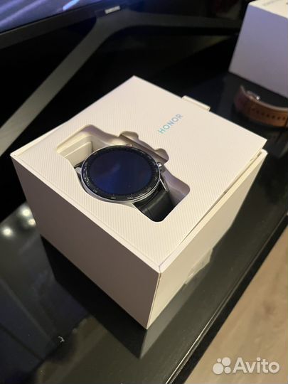 Смарт-часы HONor