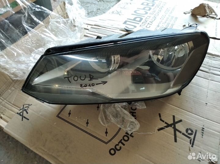 Фара левая VW Touareg 2010-2014 галоген