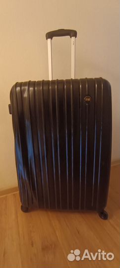 Чемодан 65см