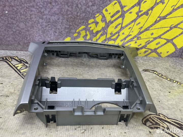 Рамка магнитолы накладка серебристый Астра Astra h