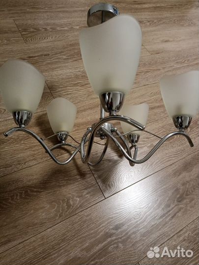 Продаётся люстра