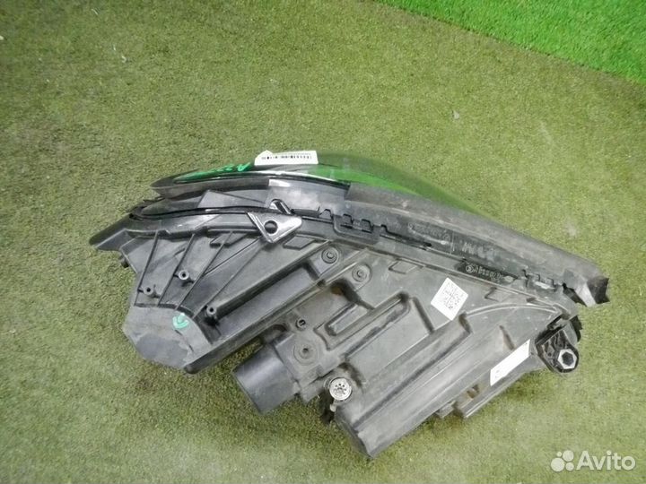 Фара левая Mercedes-Benz E-Class