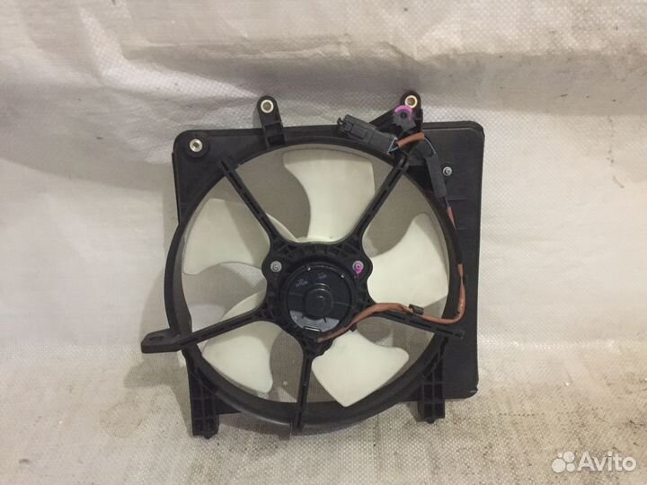 Диффузор радиатора Хонда Фит (рестаил)