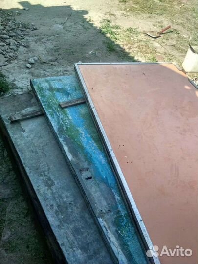 Двери оцинкованные и пластиковые