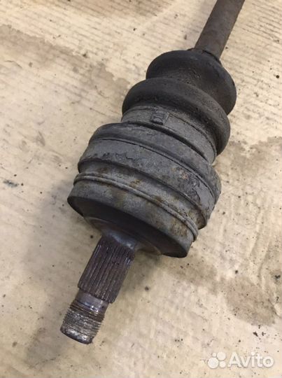 Задний правый привод Мерседес W124(990)