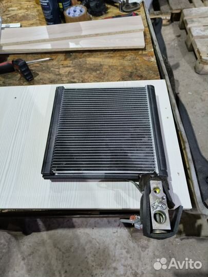 Радиатор кондиционера печки Хонда CR V 3