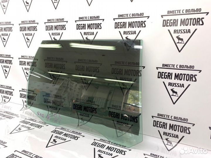 Стекло задней двери правое оригинал Volvo V70 XC70