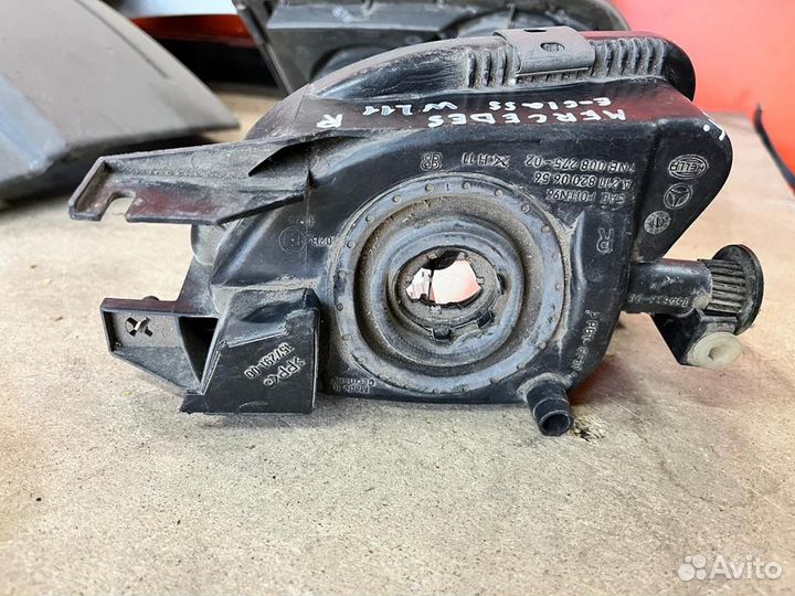 Противотуманная R фара Mersedes E-class w211