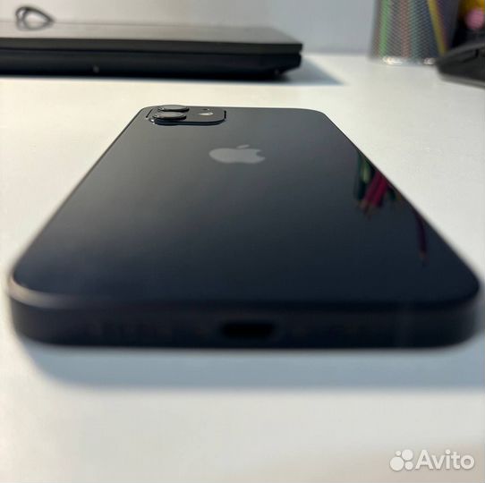 iPhone 12, 64 ГБ
