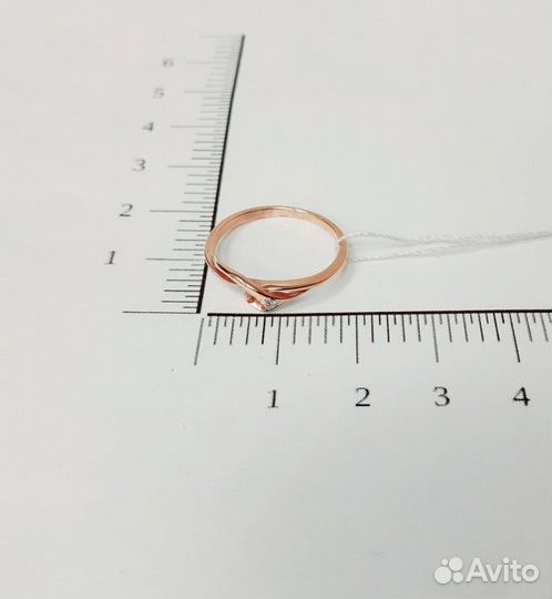 Золотое кольцо с камнем 17р