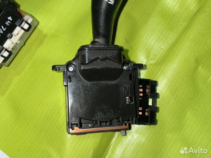 Блок подрулевых переключателей Subaru forester