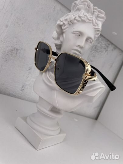 Солнцезащитные очки Balmain черные