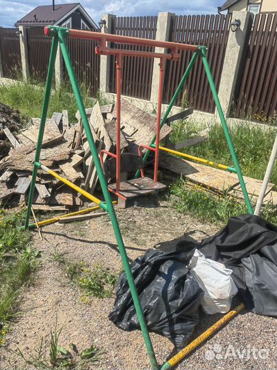 Детские качели металлические уличные