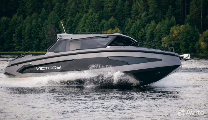 Каютный катер с хардтопом Victory A8