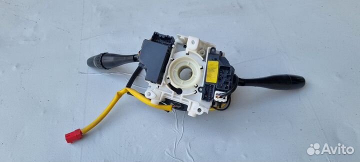 Переключатель подрулевой Mitsubishi Carisma DA