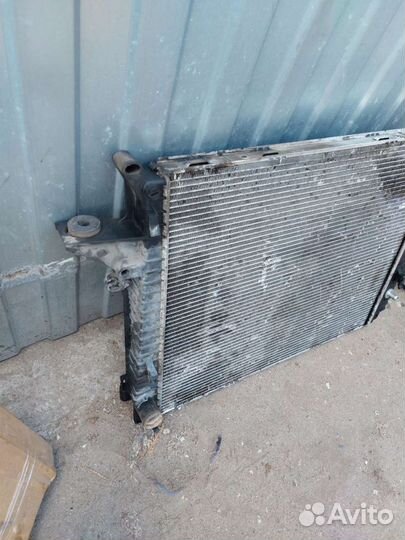 Радиатор охлаждения. Land Rover Discovery 3