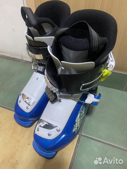 Горнолыжные ботинки детские