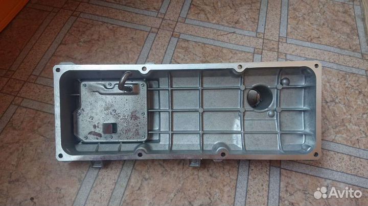 Клапанная крышка