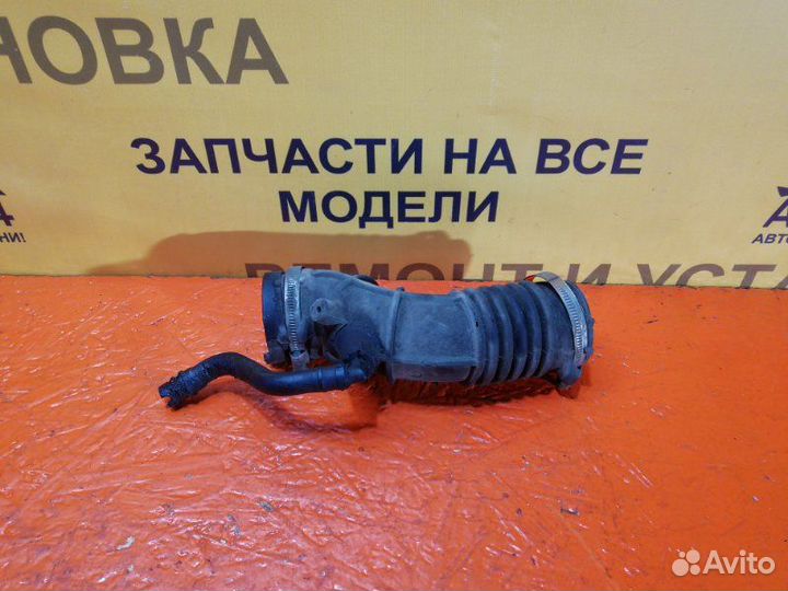 Патрубок воздушного фильтра Renault Fluence 1 L30R